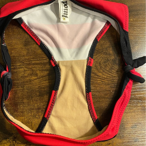 Point conception bikini black & raspberry
Top used once new bottoms never used - Picture 6 of 11